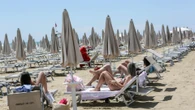 Decolla la stagione estiva, ecco dove sdraio e ombrelloni saranno più cari