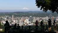 Verde e libri, buona cucina e caffè. E un maestoso tour attorno all’ex (?) vulcano Mount Hood. Qui Portland (Oregon)
