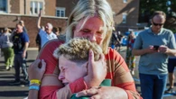 Victor, il bambino di 10 anni eroe di Minneapolis: ha protetto l’amico col suo corpo durante gli spari