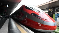 Alta velocità Roma-Napoli, guasti e ritardi fino a 2 ore. Un Frecciargento rientra in retromarcia