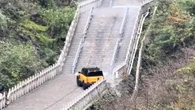 I cavi nascosti per le salite impossibili e lo spot della Chery sui 999 gradini di Tianmen