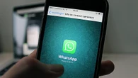 Spiare le chat di WhatsApp è reato e per la Cassazione si rischia fino a 10 anni di carcere
