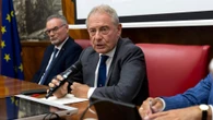 Ex Ilva, Urso: “Tavolo con gli enti locali decisivo per la sopravvivenza degli stabilimenti”