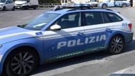 Varese, picchiata dall'ex fidanzato: ragazza di 19 anni viene soccorsa dalla polizia su un autobus