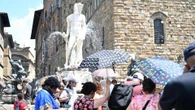 Nel weekend aumenta il caldo, oggi bollino rosso per 16 città italiane. Mezza Europa boccheggia