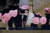 « Un cadeau que je n’oublierai jamais » : Lady Gaga en meneuse de revue rayonnante lors de la cérémonie d’ouverture