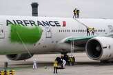 Avion repeint en vert à Roissy : les activistes de Greenpeace interdits de paraître dans deux aéroports