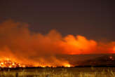 Californie : un violent incendie ravage près 300 km2 en 24 heures, des milliers de personnes évacuées