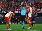 « Élégant jusque dans sa manière de donner un carton » : la prestation de Clément Turpin saluée après Bayern-Real