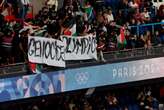 Banderole «Genocide Olympics» et gestes «antisémites » : le match Israël-Paraguay émaillé d’incidents, une plainte déposée