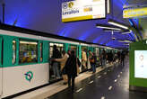 Paris : une rixe éclate sur le quai du métro Gambetta, deux mineurs blessés à l’arme blanche