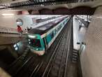 Paris : une personne tombe entre deux rames à la station Stalingrad et meurt happée par le métro