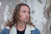 « Prout tour » : Julien Doré interroge son jeune fils pour le nom de sa tournée
