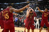 NBA : la vidéo de l’incroyable panier au buzzer depuis son camp de Max Strus pour Cleveland
