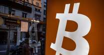 Bitcoin ‘se emociona’ y cotiza en 105 mil dólares, 3 días antes de investidura de Trump