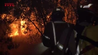 El incendio originado en La Bisbal d'Empordà quema una casa en una urbanización de Calonge