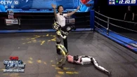 China celebra el primer combate de kickboxing entre robots humanoides del mundo