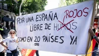 Miles de personas piden en Madrid la dimisión de Sánchez y la detención de Zapatero en una marcha apoyada por Vox y PP