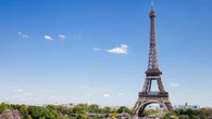   À Paris, les noms de 72 femmes scientifiques vont être inscrits sur la tour Eiffel, 130 ans après les hommes  
