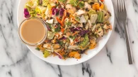   Les meilleures recettes de vinaigrettes de chefs et leurs astuces pour vos salades d’été  