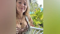 Blake Lively shows off stylish swimsuit snaps