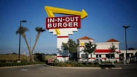 Luke Sharrett/Bloomberg via Getty ImagesIn-N-Out locations in 5 states to ban employees from wearing face masks: MemoA company memo issued new mask guidelines for AZ, CO, NV, TX and UT.7/19/2023 07:53:00 EDT