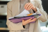 This software program offers access to thousands of simplified contract templates