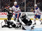 GOALIE REPORT: Skinner back to looking like his old self in Game 3 win
