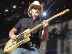 Brad Paisley bringing the hits and charm to Rogers Place Nov. 7