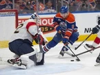 'Steal of a deal': Hockey world reacts as Oilers sign power forward for 3 years