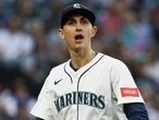 Seattle Mariners pitcher George Kirby takes line drive to face, exits game