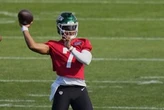New York Jets starting quarterback Justin Fields carted off practice field