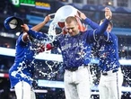Maple Leafs show support for Blue Jays ahead of ALDS