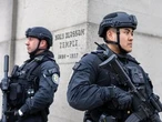 WARMINGTON: This Passover sees Toronto Police carrying semi-automatic rifles outside synagogues