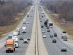 2 dead, 3 injured in two car rear end collision on Highway 401 in Mississauga
