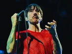 Anthony Kiedis' girlfriend Eileen Kelly defends their 33-year age gap