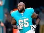 Dallas Cowboys lineman breaks bone in his neck, could miss months