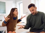 DEAR ABBY: Squabbling parents share too much information