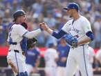 Guerrero comes through in clutch as Blue Jays edge Cubs in playoff-like atmosphere