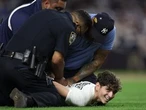 Yankees crowd slammed for booing Canadian anthem, two fans tackled for running on field