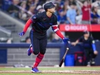 Blue Jays suddenly on a roll, winning third in a row to reach .500
