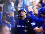 Blue Jays win their ninth in a row by defeating host White Sox
