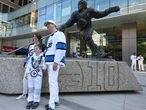 Hawerchuk makes emotional return for Jets whiteout at dad's old stomping grounds