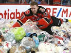 Hitmen captain Carson Wetsch triggers teddy bear toss on day to remember