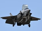 Opinion: Review of F-35 fighter jet purchase should heed lessons from the past