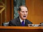 U.S. Senator sounds alarm over foreign governments forcing Apple and Google to share user data