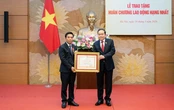 Phó chủ tịch Quốc hội Nguyễn Doãn Anh nhận Huân chương Lao động hạng Nhất