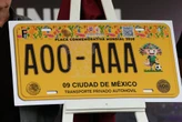 Las placas del Mundial ya son un éxito en CDMX: más de 10,000 automovilistas las han solicitado y hay una ganadora 
