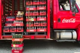 México subió el impuesto a refrescos y el mayor golpe no fue para Coca-Cola, sino para las tienditas 