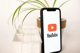 YouTube ahora sabrá tu edad para saber qué contenido bloquearte: así es su nueva herramienta con IA para descubrirla 